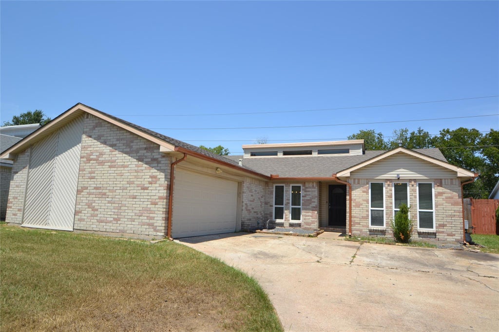 Photo of 15718 Fox Springs Drive, Houston, TX 77084 (MLS # 10579373)