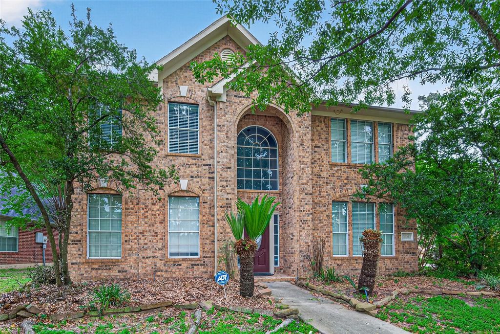 Photo of 1002 Pine Walk Trail, Spring, TX 77388 (MLS # 20060136)