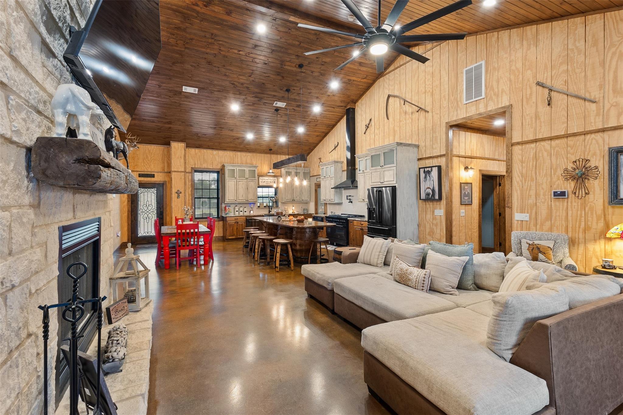 1402 Eagle Ferry Road