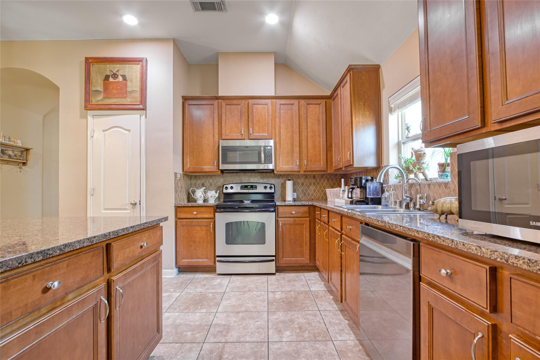 8003 Saragosa Blue Lane