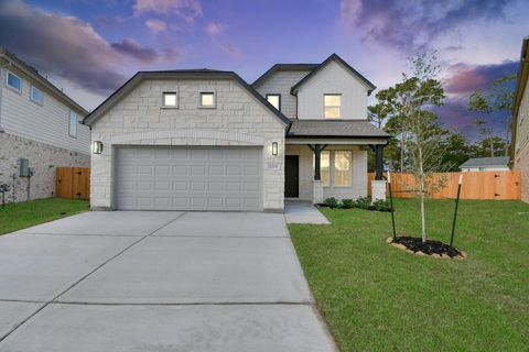 Photo of 12051 Maple Oak Drive Dr, Houston, TX 77066 (MLS # 76101326)