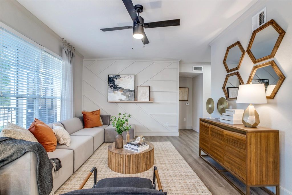 Photo of 3003 Memorial Court #2135, Houston, TX 77007 (MLS # 20523032)