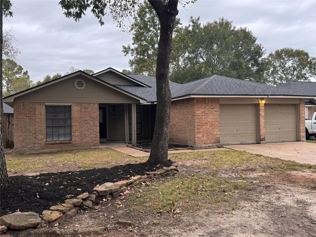 Photo of 2827 Parkwood Manor Drive, Houston, TX 77339 (MLS # 49075109)