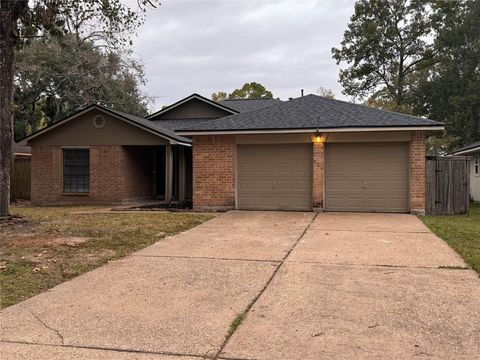 Photo of 2827 Parkwood Manor Drive, Houston, TX 77339 (MLS # 49075109)