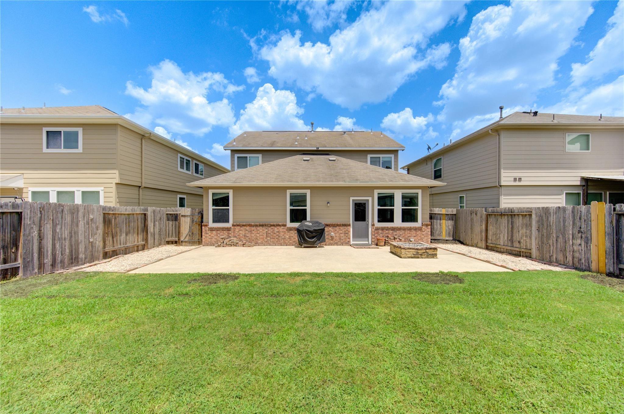 2311 Lakecrest Town Drive