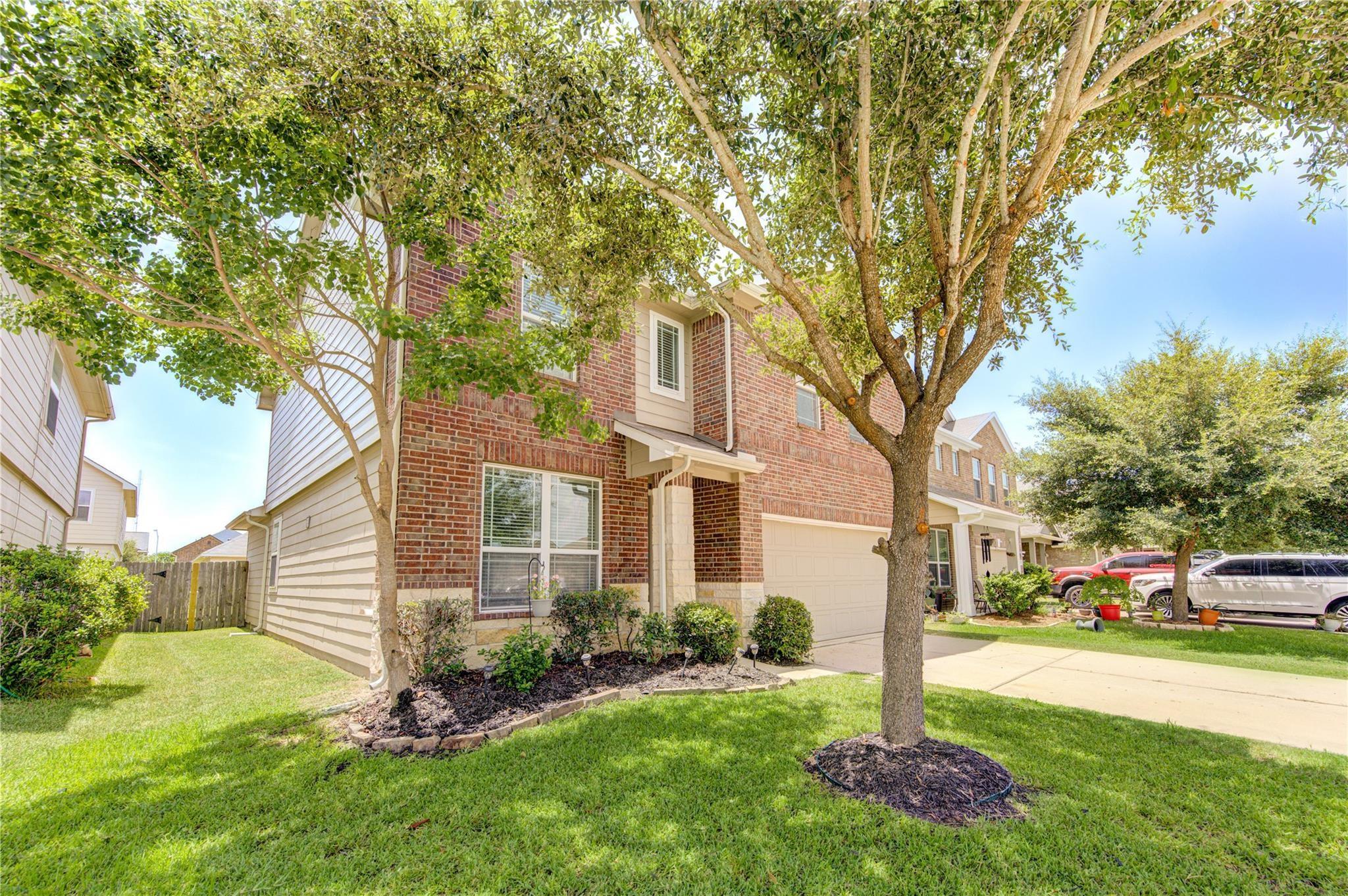 2311 Lakecrest Town Drive