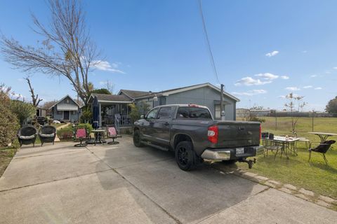 2716 Southmore Avenue E Pasadena TX 77502