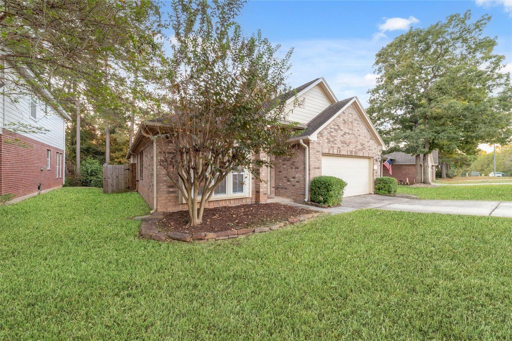 Photo of 3520 White Oak Point Drive, Conroe, TX 77304 (MLS # 74272700)