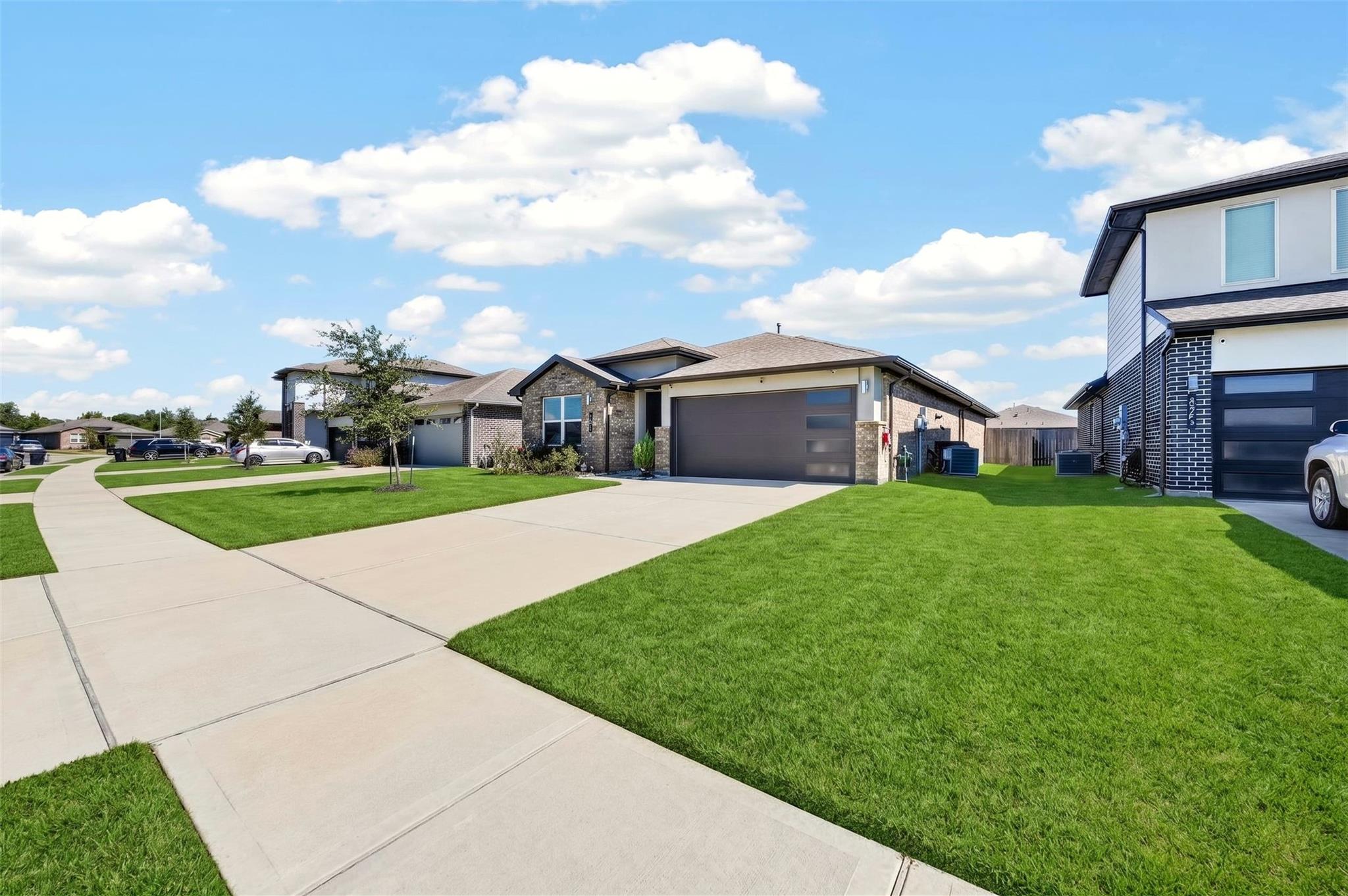 6903 Fleetwood Crescent Way