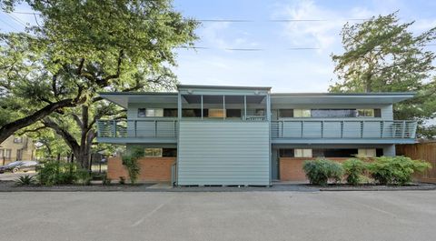Photo of 217 E 12th Street #04, Houston, TX 77008 (MLS # 76367803)