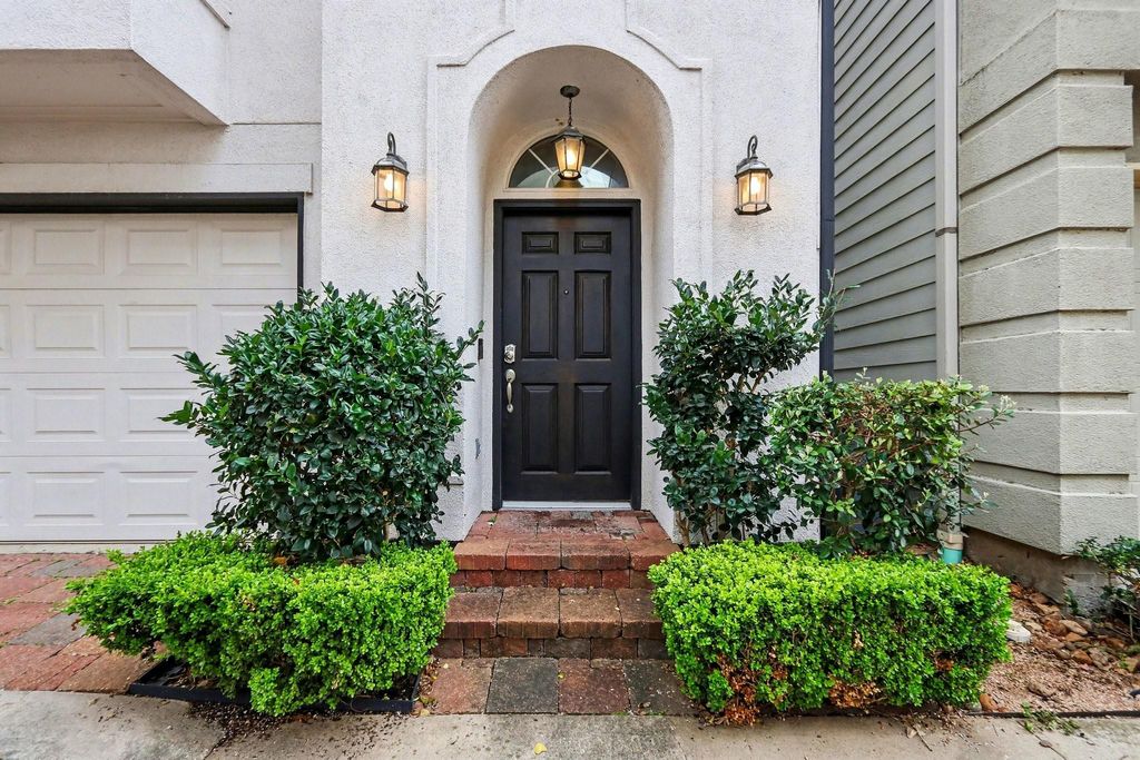 Photo of 2715 Sherwin Street, Houston, TX 77007 (MLS # 14301746)