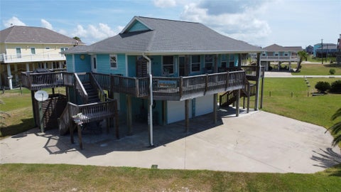 Photo of 980 S Stingaree Drive, Crystal Beach, TX 77650 (MLS # 71050477)