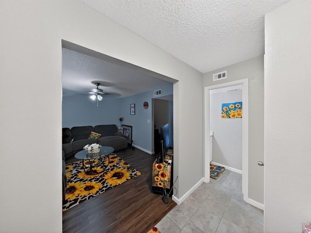 Photo of 8101 Amelia Road #404, Houston, TX 77055 (MLS # 66957883)