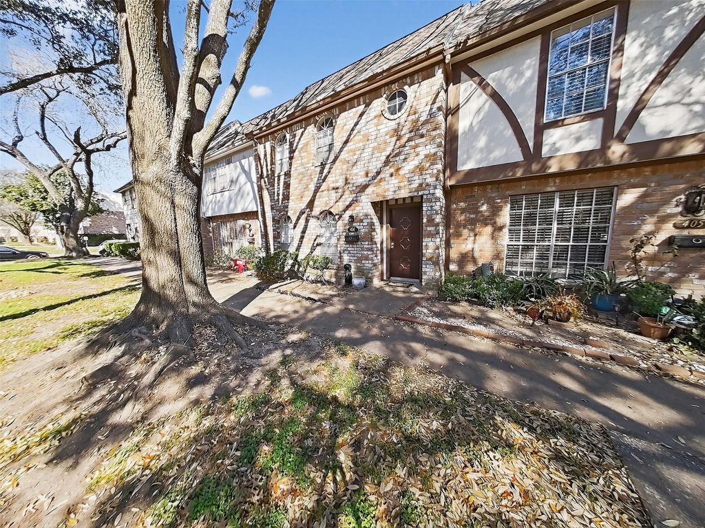 Photo of 8101 Amelia Road #404, Houston, TX 77055 (MLS # 66957883)