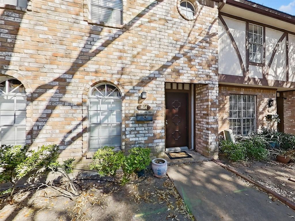 Photo of 8101 Amelia Road #404, Houston, TX 77055 (MLS # 66957883)