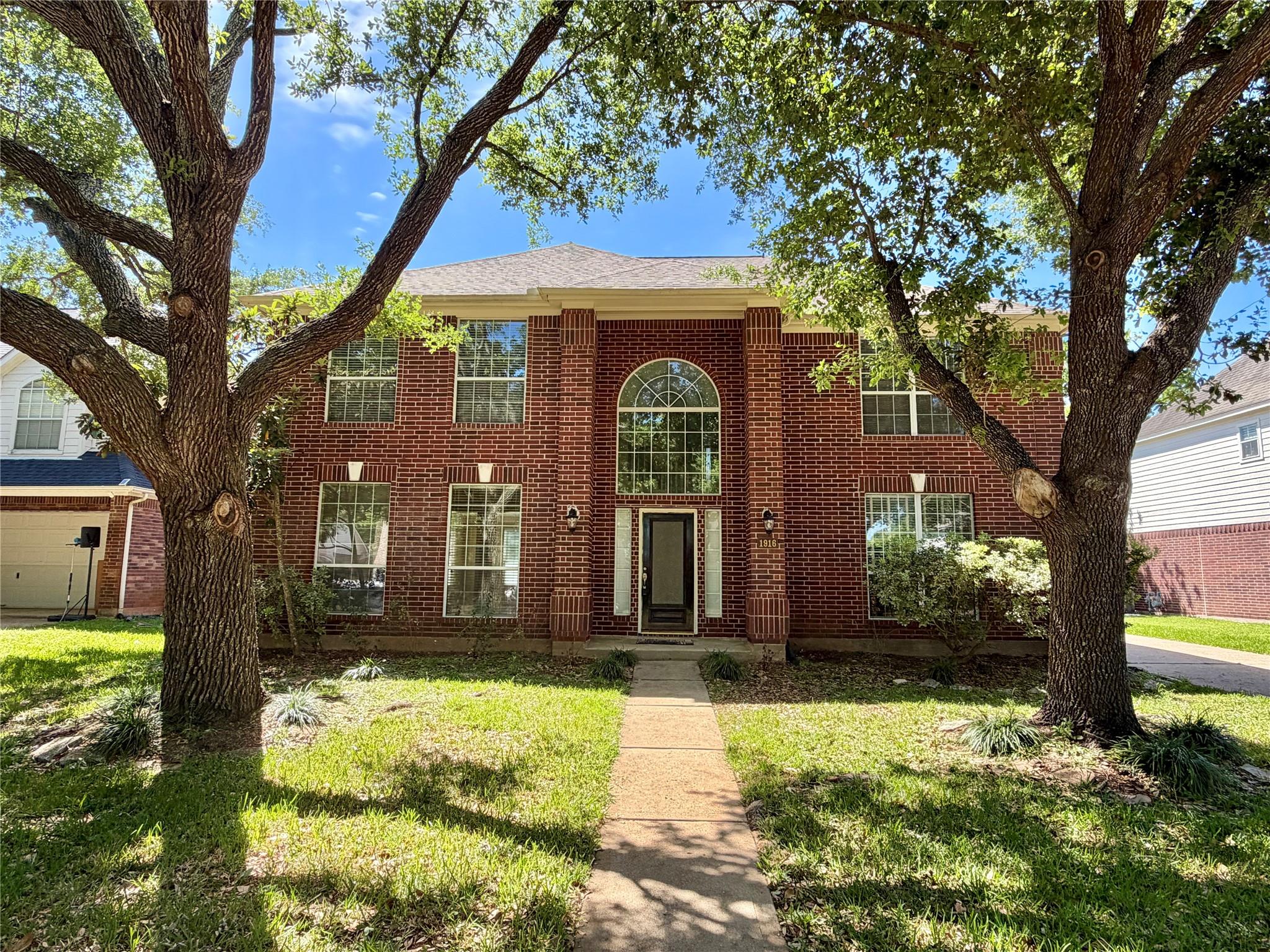 1916 Lake Winds Drive