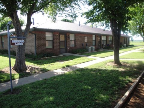 Apartment For Rent - 1207 W Cherokee<br/> Lindsay, OK 73052
