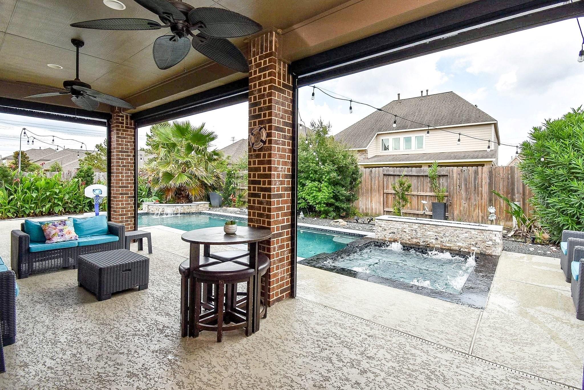9214 Holloway Cliff Lane