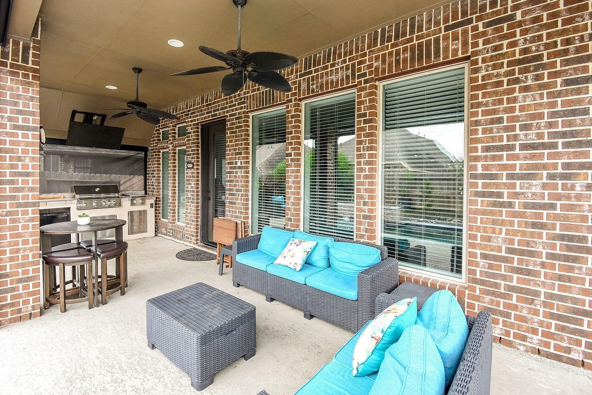 9214 Holloway Cliff Lane