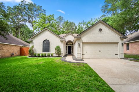Photo of 146 S Holly Laurel Circle, The Woodlands, TX 77382 (MLS # 40096153)