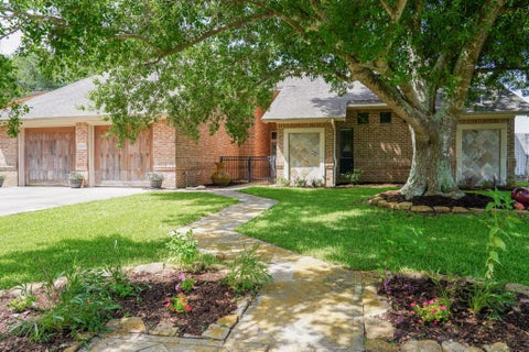 Photo of 2915 Willow Creek Drive, El Campo, TX 77437 (MLS # 5166638)