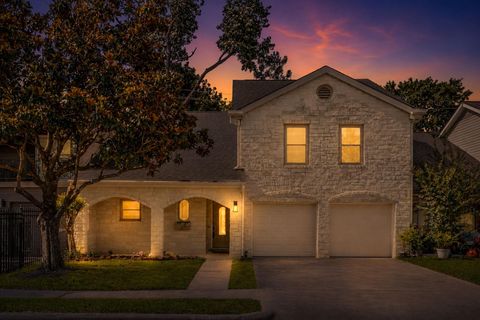 Photo of 10707 Boardwalk Street, Houston, TX 77042 (MLS # 10892787)