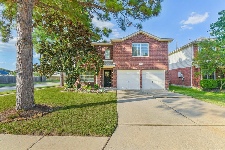 Photo 1 of 40 — 11946 Solon Springs Drive, Tomball, TX 77375