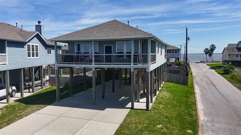 Photo of 1300 Menard Avenue, Seabrook, TX 77586 (MLS # 10657568)