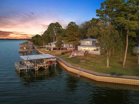 Photo of 615 Inlet Drive, Livingston, TX 77351 (MLS # 11594581)