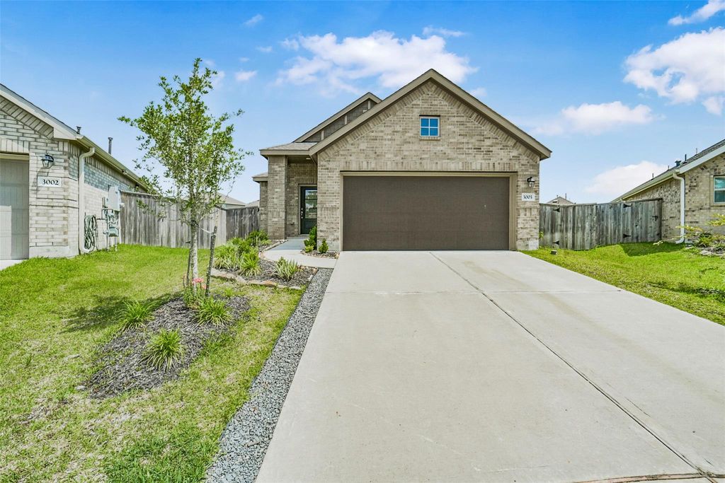 Photo of 3003 Halleton Court, Houston, TX 77365 (MLS # 97304383)