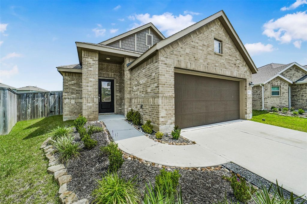 Photo of 3003 Halleton Court, Houston, TX 77365 (MLS # 97304383)