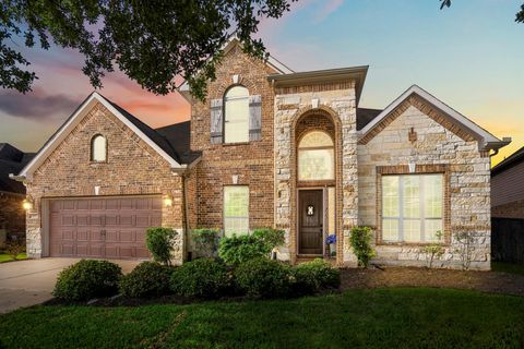 Photo of 6815 Cottonwood Crest Lane, Katy, TX 77493 (MLS # 16413926)