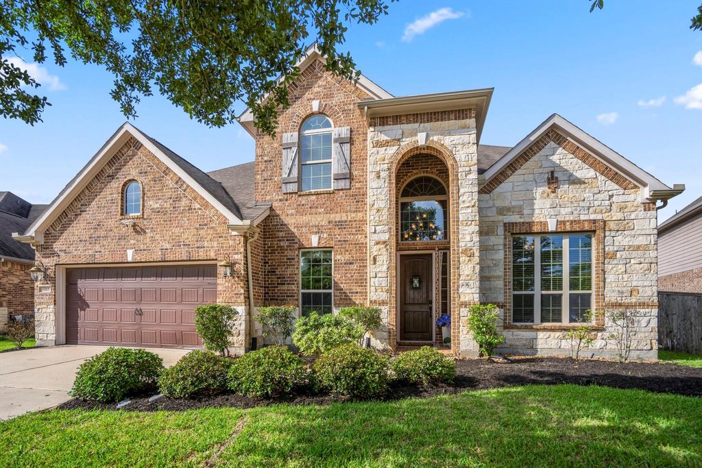 Photo of 6815 Cottonwood Crest Lane, Katy, TX 77493 (MLS # 16413926)