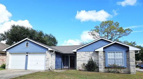 Photo of 16927 Barkentine Lane, Friendswood, TX 77546 (MLS # 66895060)