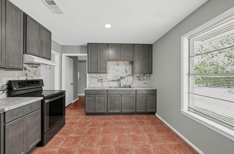 Photo of 1503 Bexar Avenue, Victoria, TX 77901 (MLS # 72236564)