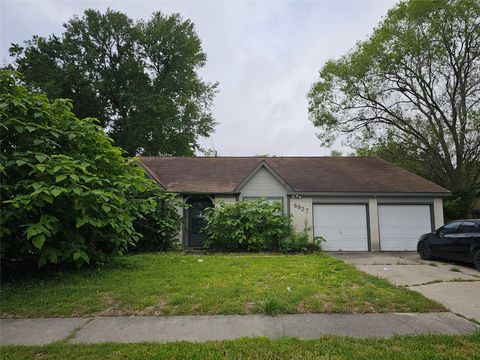 Photo of 6927 Silver Star Drive, Houston, TX 77086 (MLS # 90615126)