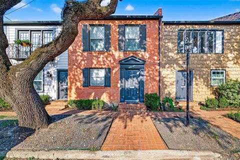 Photo of 2706 Mason Street, Houston, TX 77006 (MLS # 97470349)