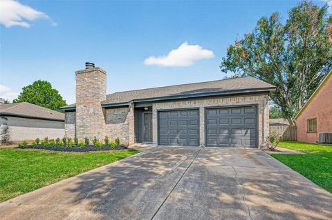 Photo of 2015 Windy Meadow Drive, Sugar Land, TX 77478 (MLS # 55058353)