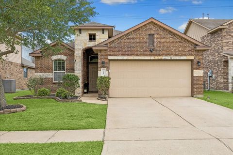 Photo of 338 Kendall Crest Dr Dr, Alvin, TX 77511 (MLS # 43297947)