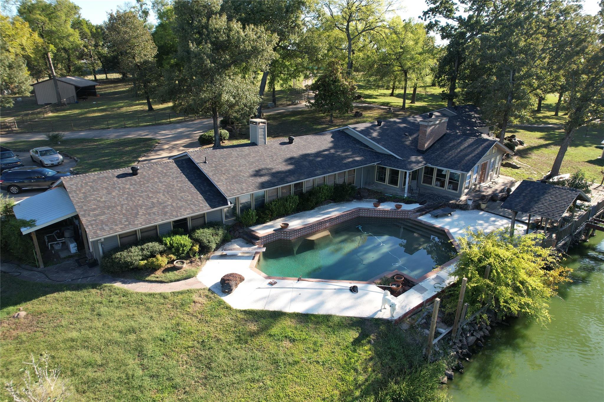 2704 County Road 1103