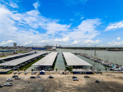 Tiny photo for 921 Marine Drive #223, Galveston, TX 77550 (MLS # 25038029)