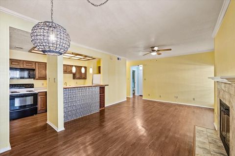 Tiny photo for 921 Marine Drive #223, Galveston, TX 77550 (MLS # 25038029)