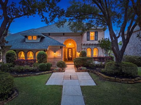 Photo of 1310 Regal Green Court, Houston, TX 77345 (MLS # 93394953)