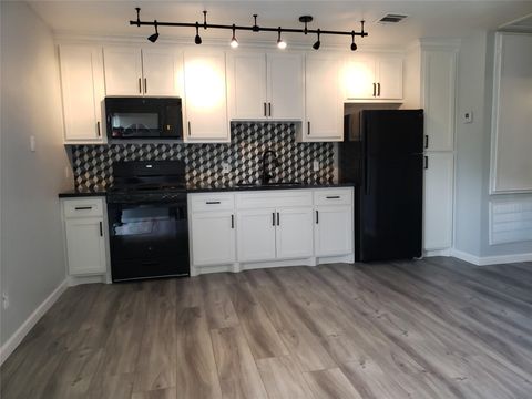 Photo of 1503 Ryon Street #B, Houston, TX 77009 (MLS # 47236522)