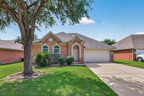 Photo of 127 Oxford Court, Richmond, TX 77469 (MLS # 20517301)
