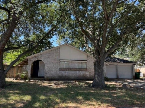 Photo of 728 Milton Street, Angleton, TX 77515 (MLS # 90445143)