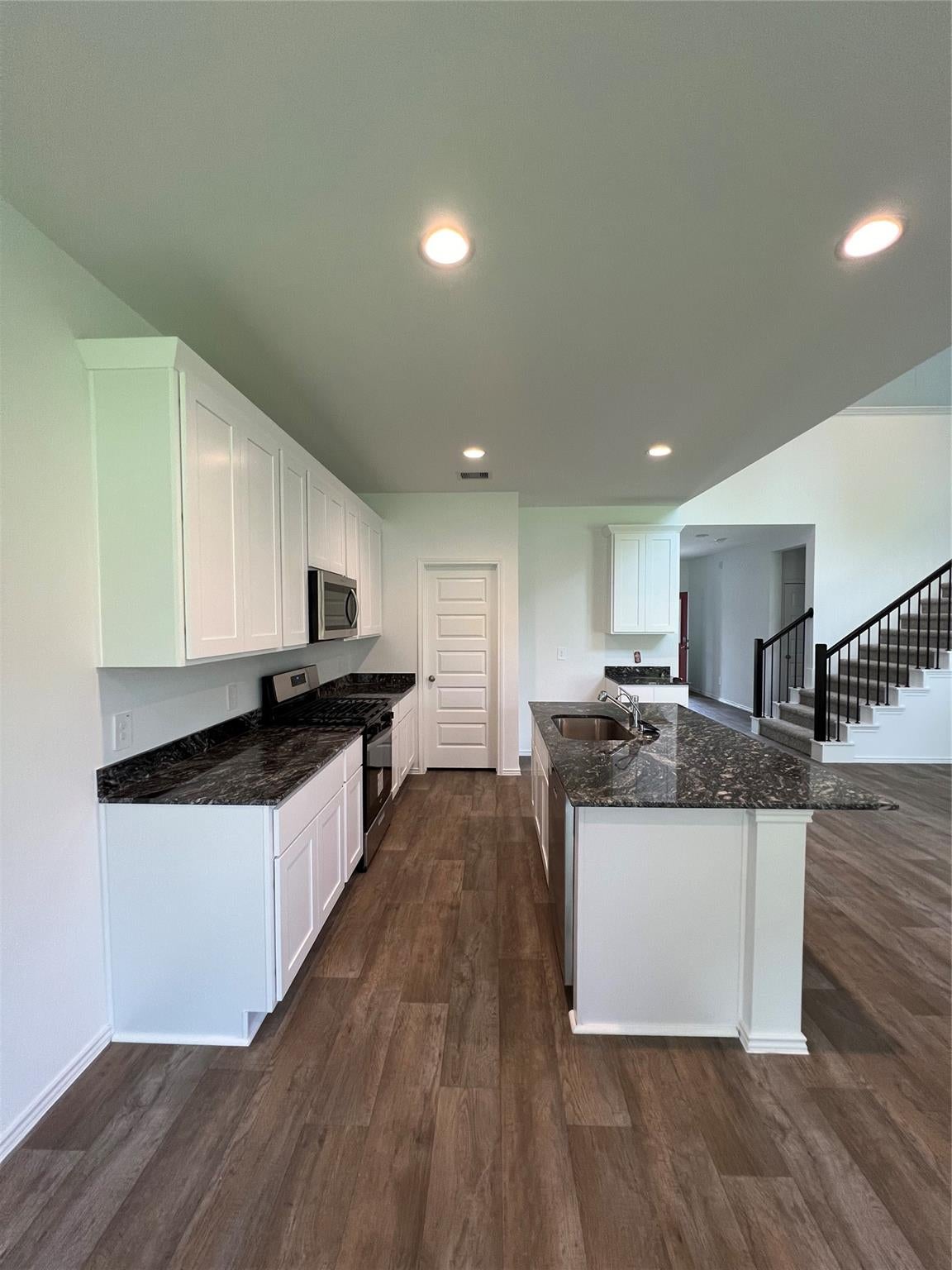 2712 Bryan Grove Lane