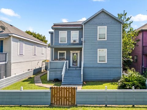 Photo of 2813 Avenue P, Galveston, TX 77550 (MLS # 45143514)