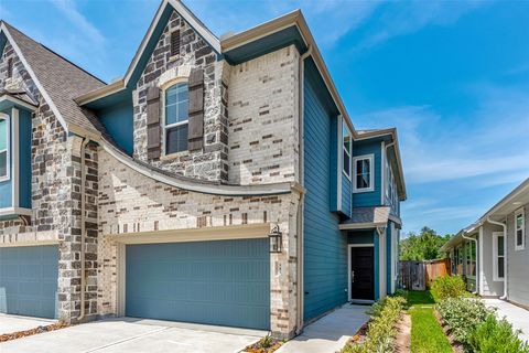 Photo of 343 E Coralburst Loop, Montgomery, TX 77316 (MLS # 29368116)