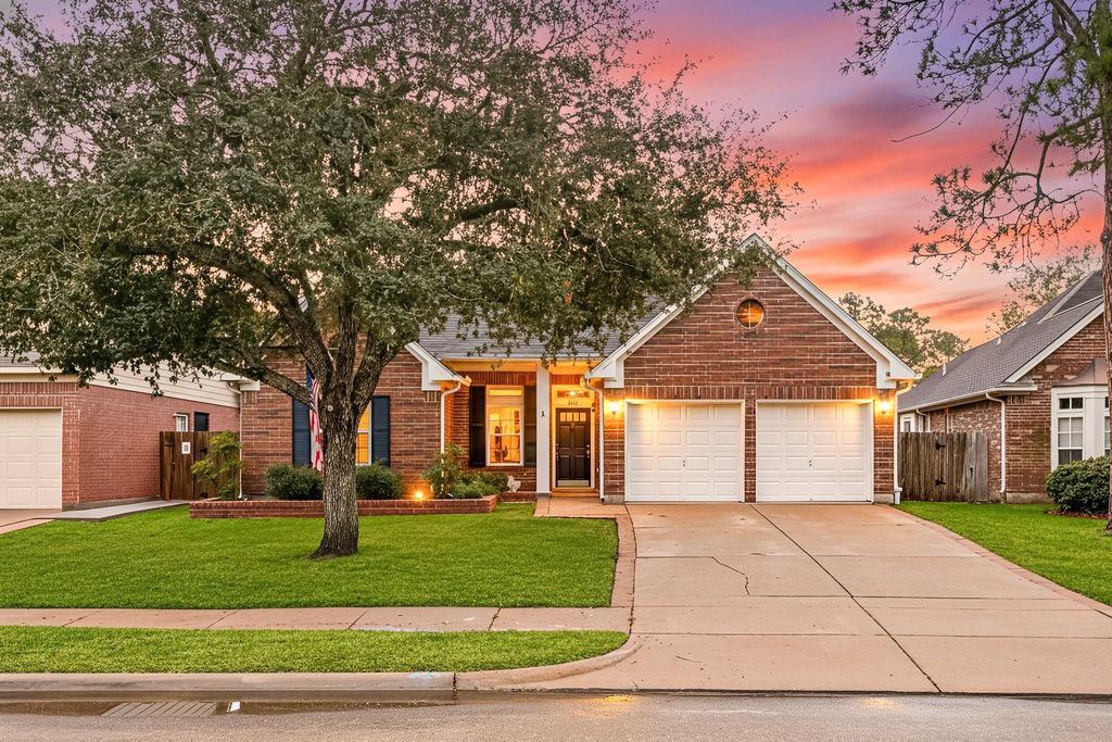 Photo of 2234 Enchanted Isle Drive, Houston, TX 77062 (MLS # 24528090)